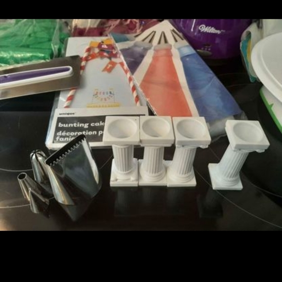 Cake Pans, Chocolate Melting Pot, Decorating Items - Picture 3 of 6